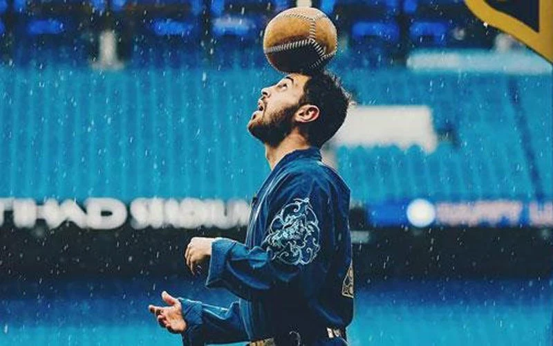 Hanfu Meets Manchester City F.C.
