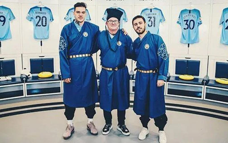Hanfu Meets Manchester City F.C.