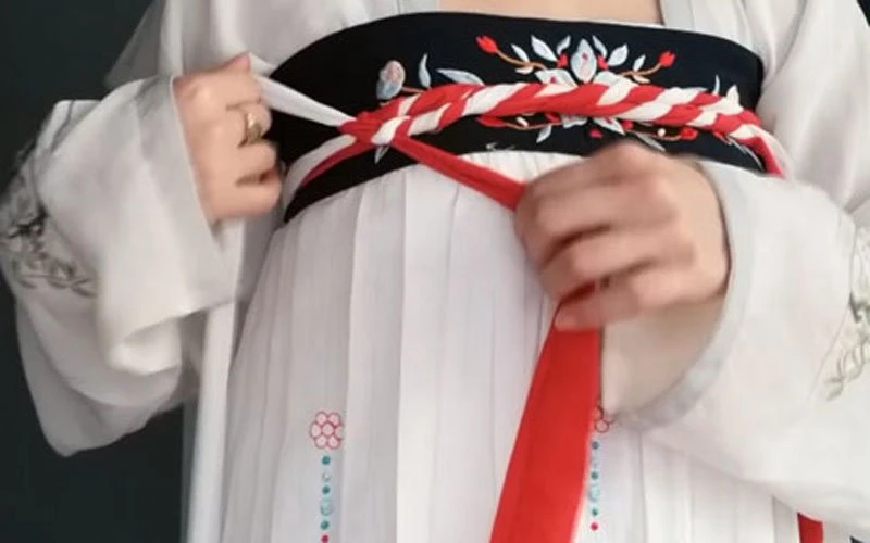 How to Wear Chest Ruqun Hanfu
