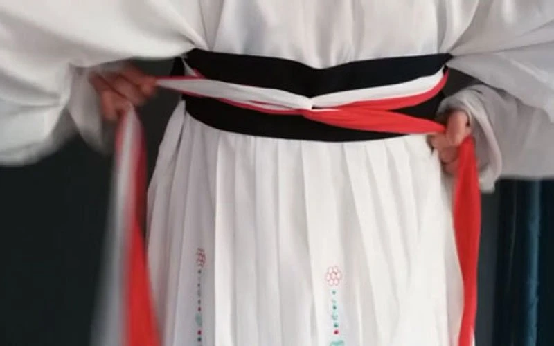 How to Wear Chest Ruqun Hanfu