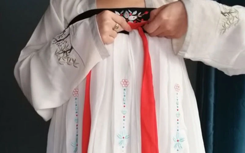 How to Wear Chest Ruqun Hanfu
