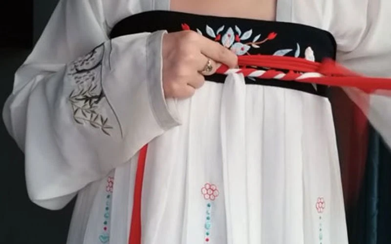 How to Wear Chest Ruqun Hanfu
