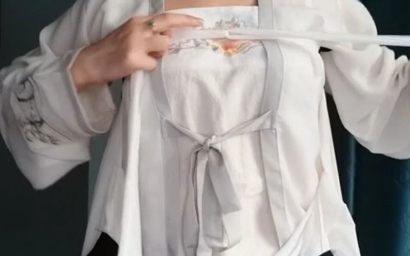 How to Wear Chest Ruqun Hanfu
