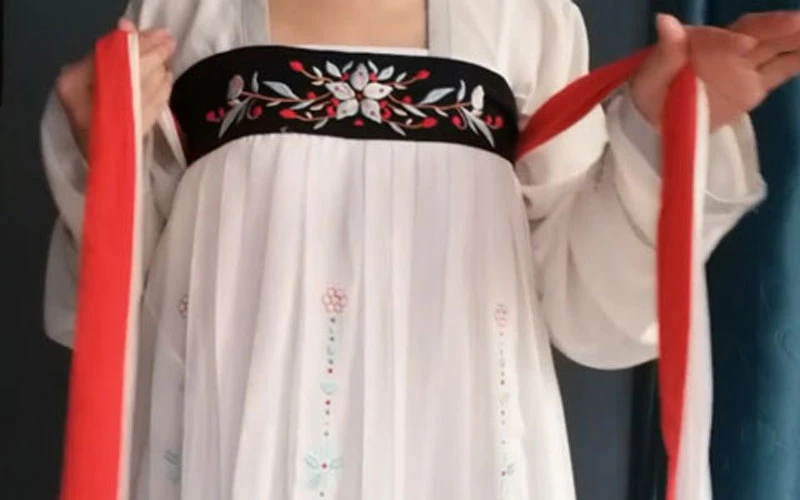 How to Wear Chest Ruqun Hanfu