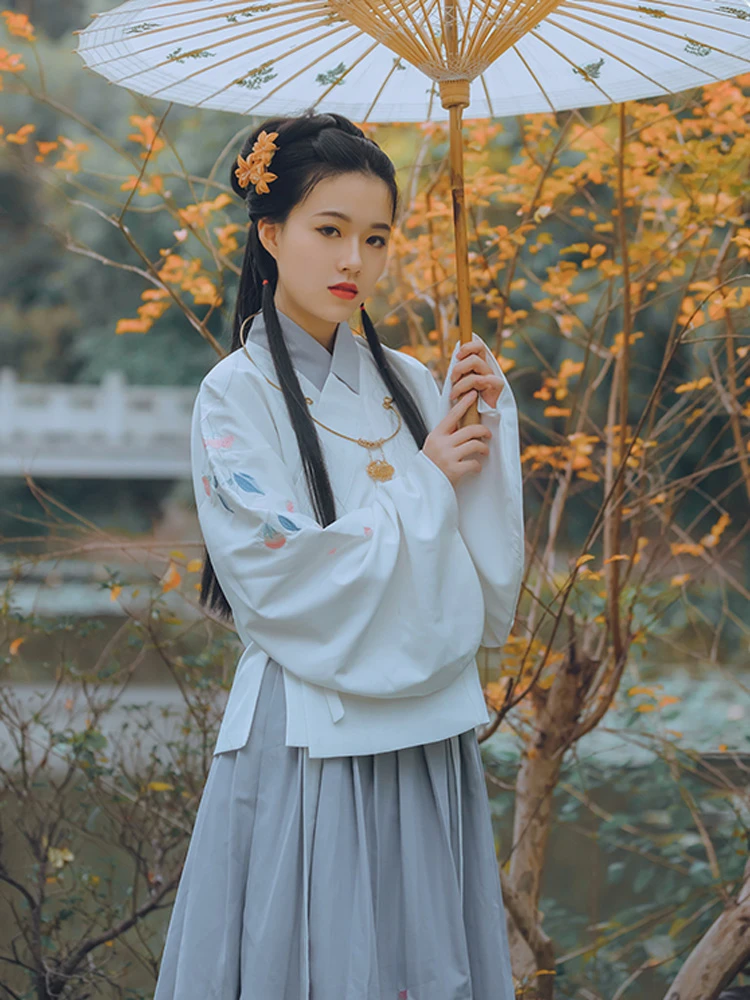 cleome flower women hanfu