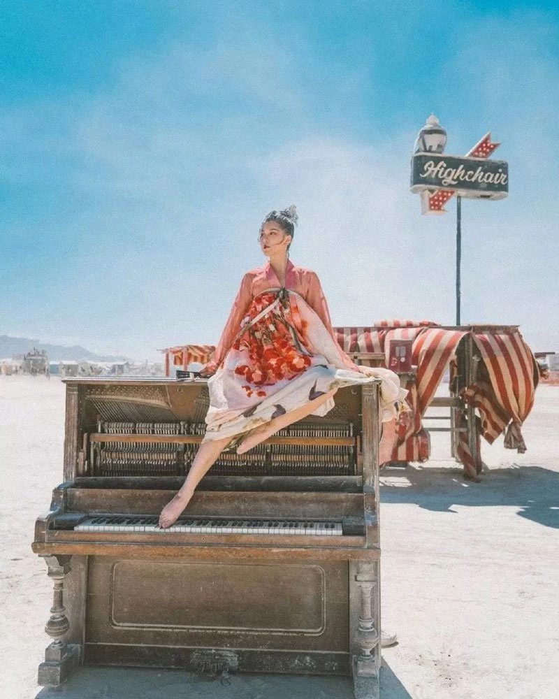 Do You Want Wear Hanfu Travel Around the World?