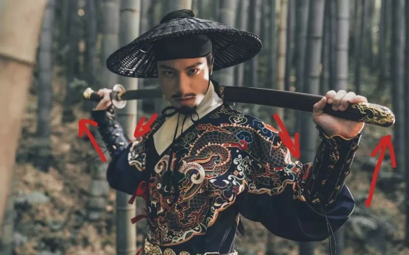 10 Postures that Take Handsome Hanfu Pictures