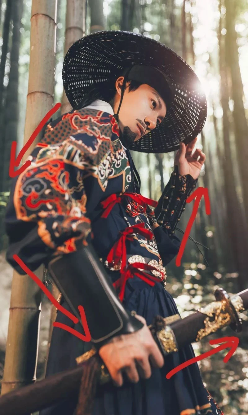 10 Postures that Take Handsome Hanfu Pictures