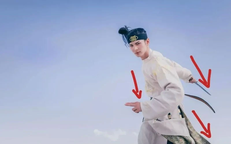 10 Postures that Take Handsome Hanfu Pictures