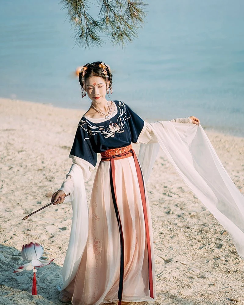 Amazed! Hanfu T-shirts were available in the Tang Dynasty?