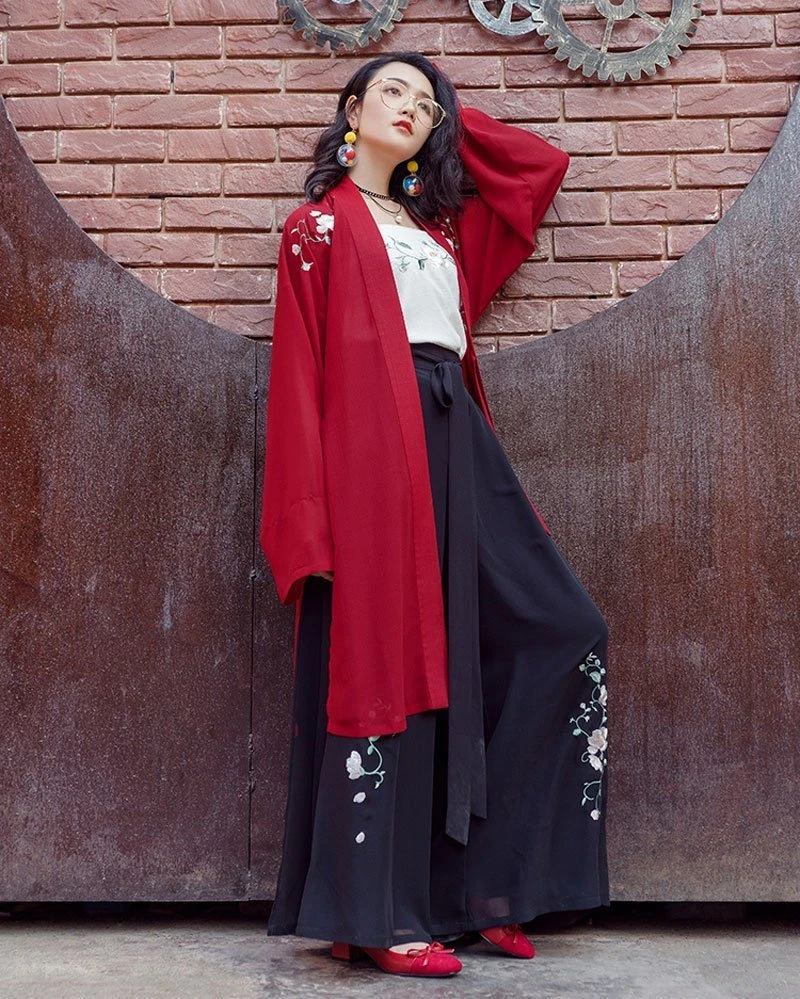 The Best Waltz From Mr. Fashion and Ms. Hanfu