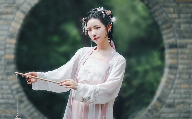 What kind of hanfu did the Song Dynasty wear?