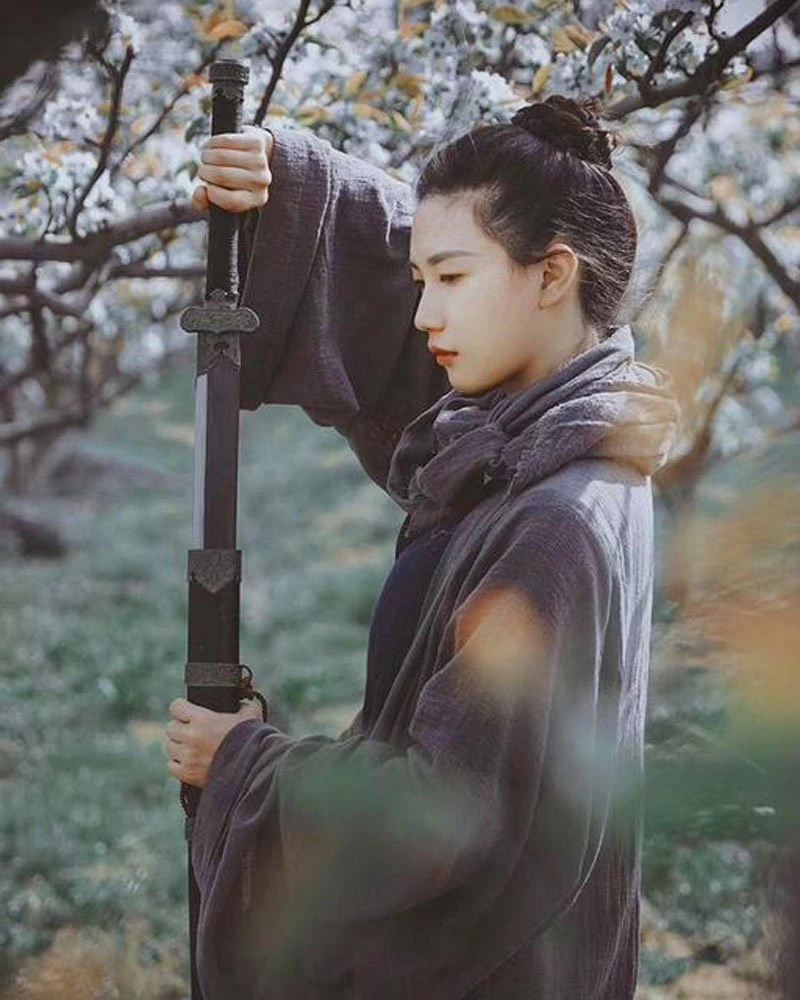35 Best How to Pose for Hanfu Pictures