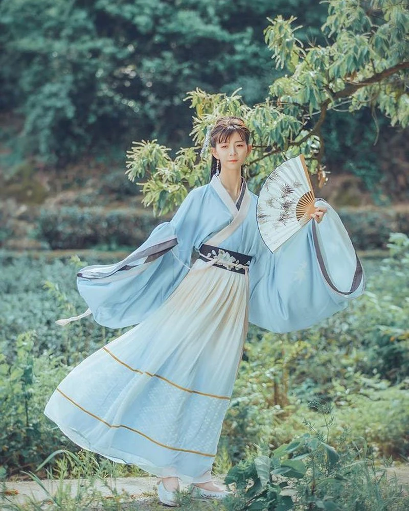 35 Best How to Pose for Hanfu Pictures