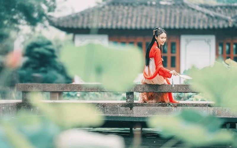 35 Best How to Pose for Hanfu Pictures