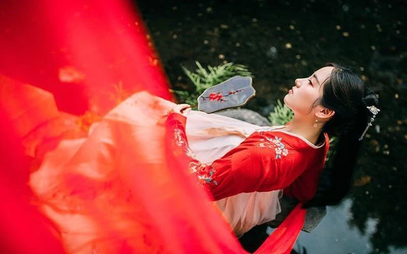 35 Best How to Pose for Hanfu Pictures