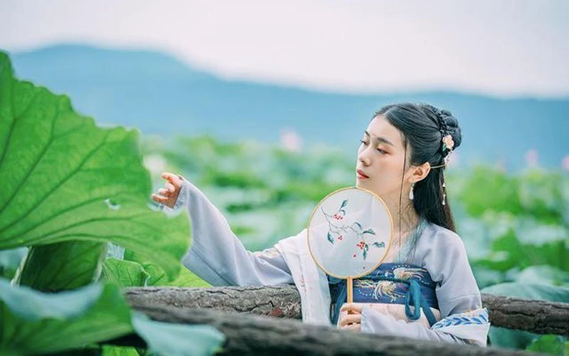 35 Best How to Pose for Hanfu Pictures