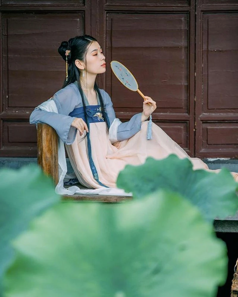 35 Best How to Pose for Hanfu Pictures