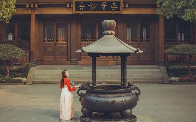 35 Best How to Pose for Hanfu Pictures