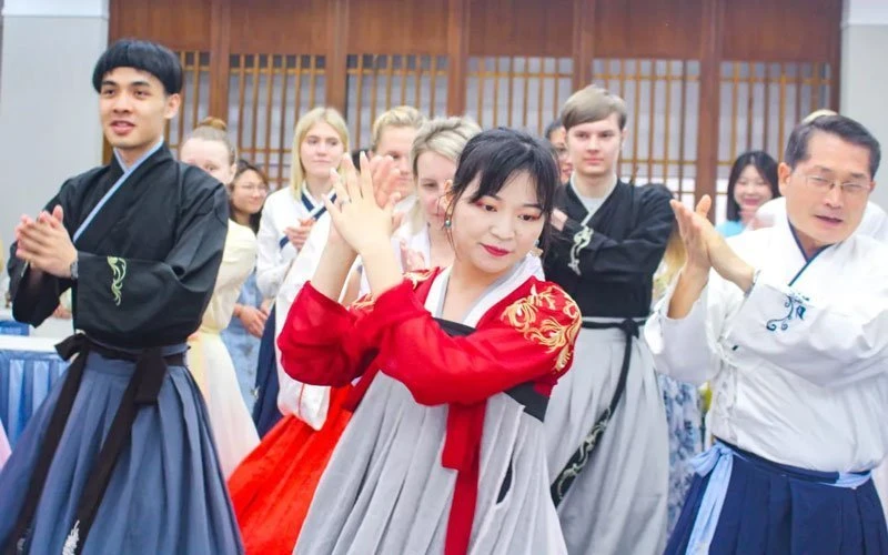 A Record of Overseas Students' Traditional Hanfu Experience