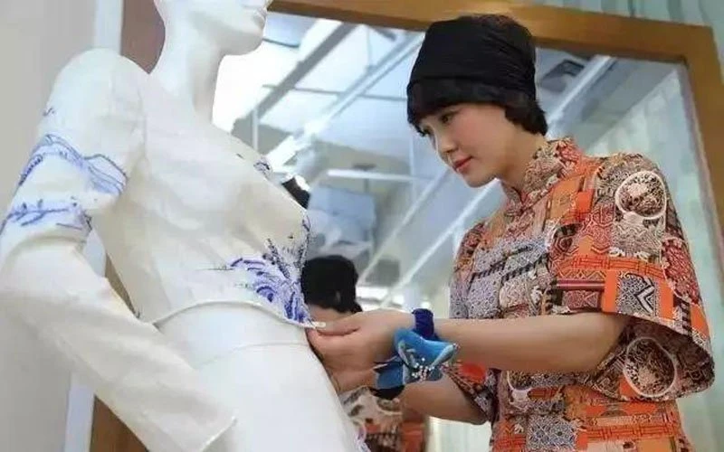 Absolutely Gorgeous! Chinese Element Clothing in Paris Fashion Week
