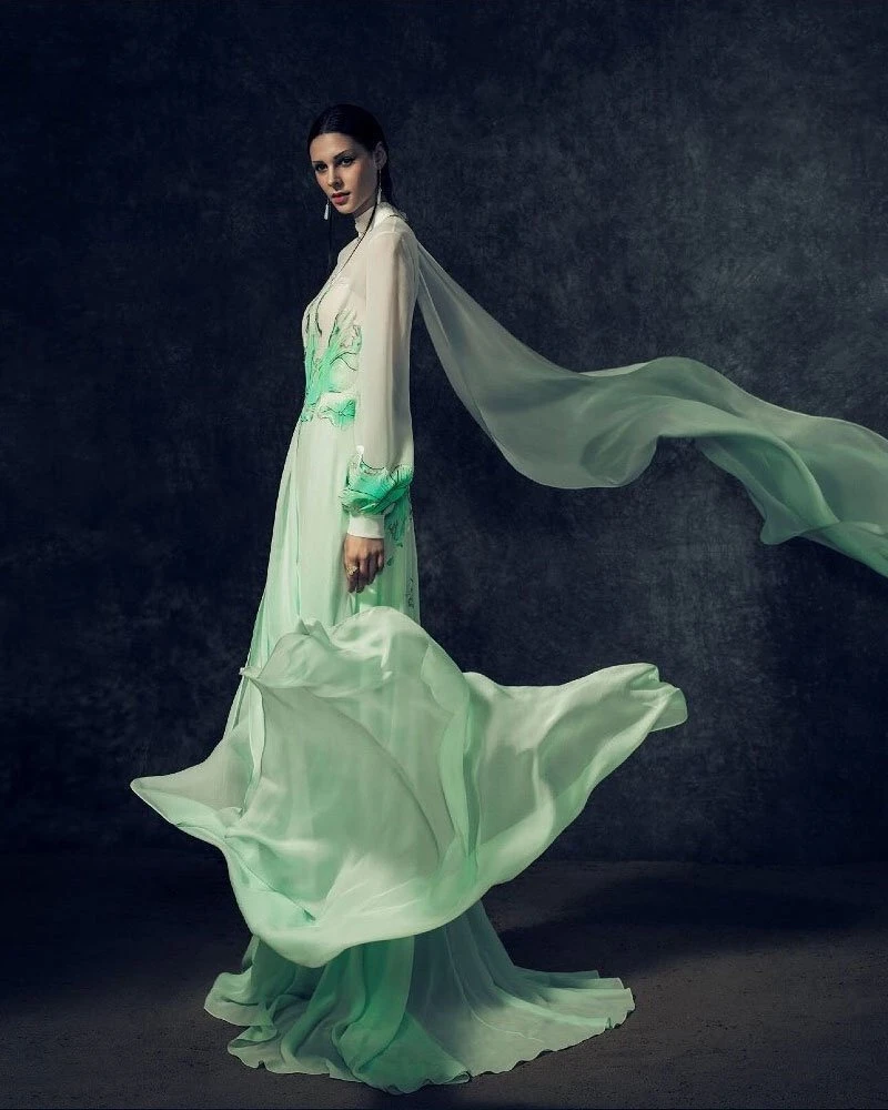 Absolutely Gorgeous! Chinese Element Clothing in Paris Fashion Week