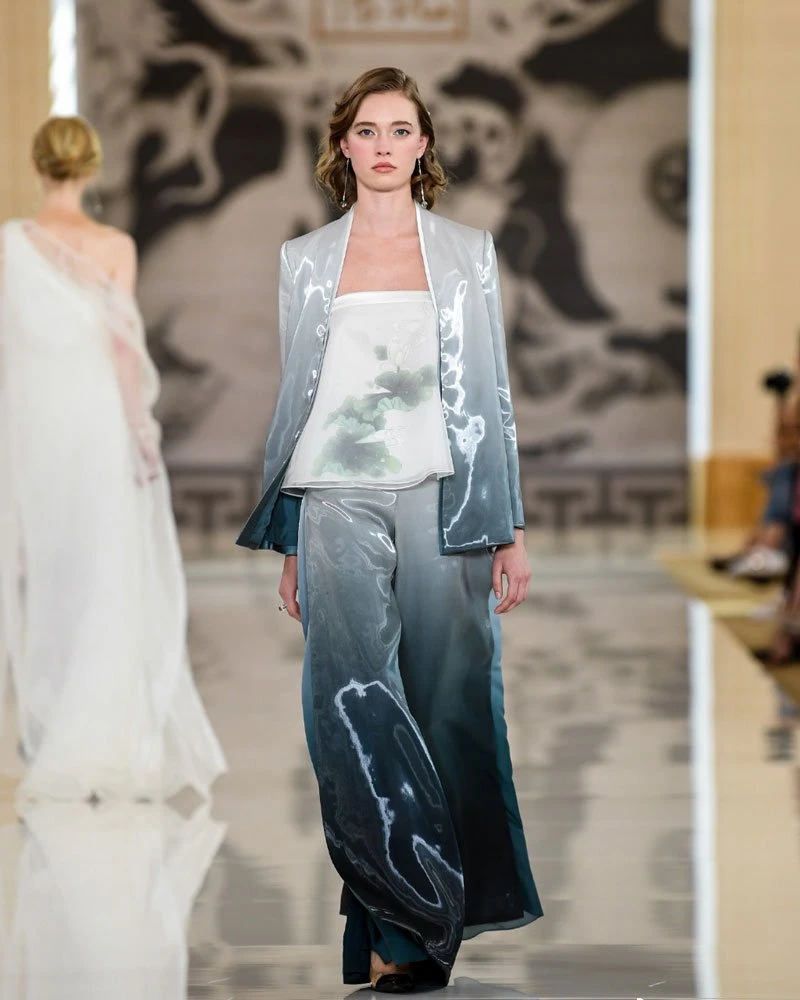Absolutely Gorgeous! Chinese Element Clothing in Paris Fashion Week