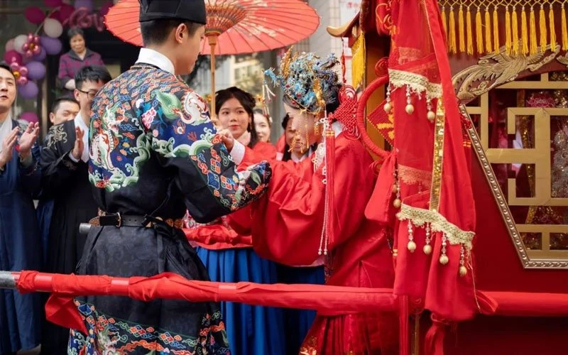 Introduction of Chinese Traditional Hanfu Wedding
