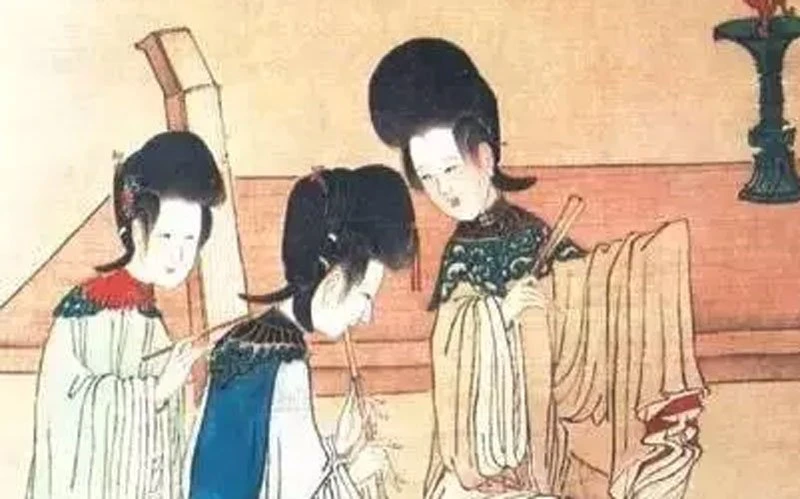 Classic Chinese Hanfu: Shoulder Accessories - Yunjian