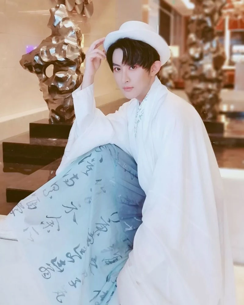 Interview | Modern Youth and Hanfu - New Chinese Fashion