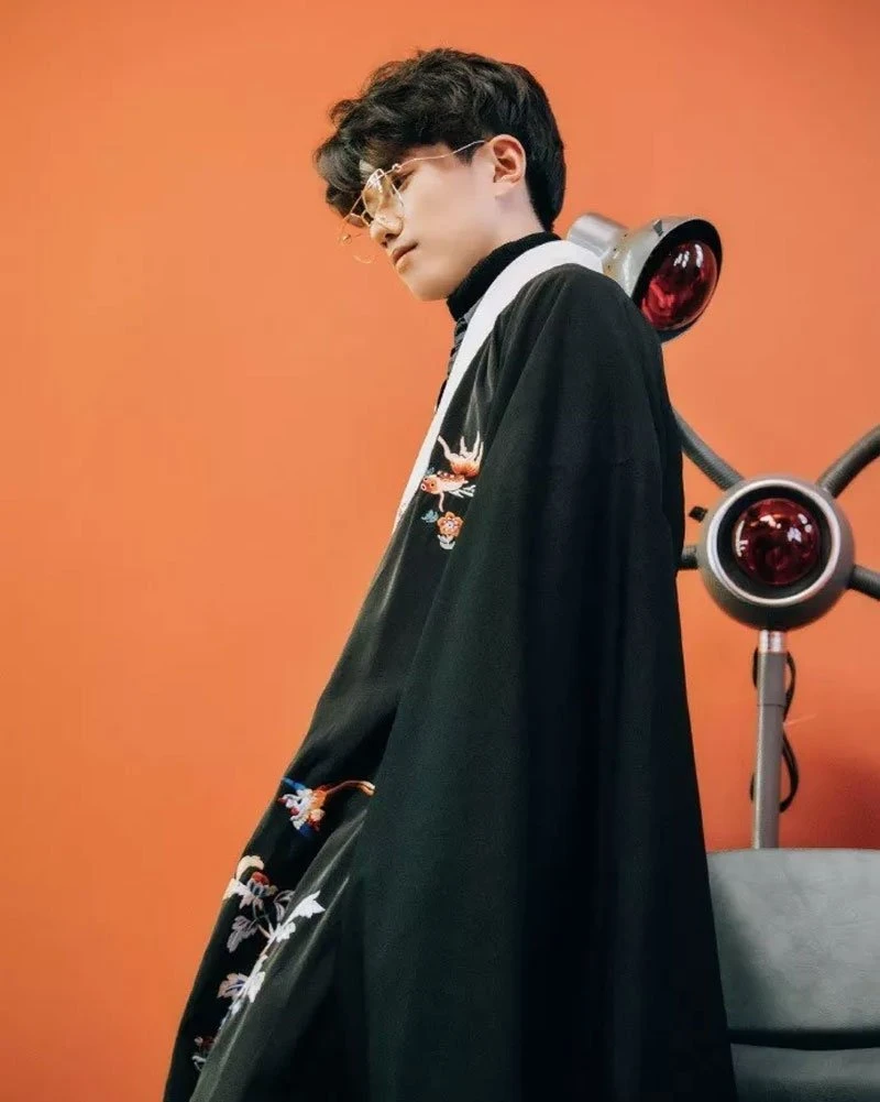 Interview | Modern Youth and Hanfu - New Chinese Fashion