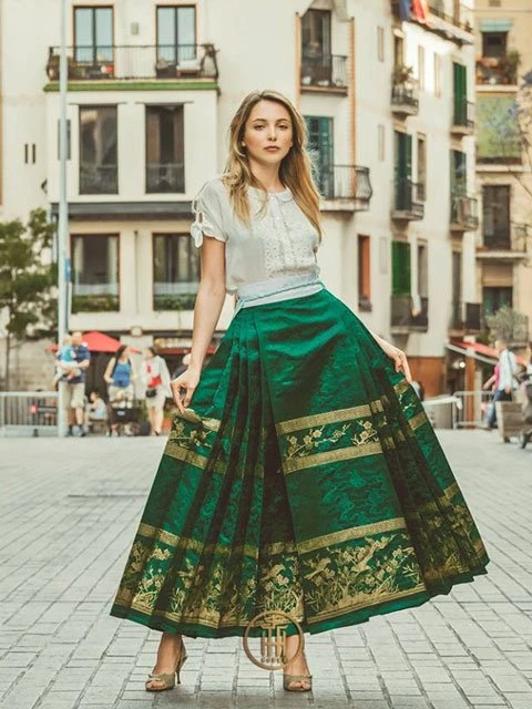 Hanfu Fashion Street Photo in Barcelona