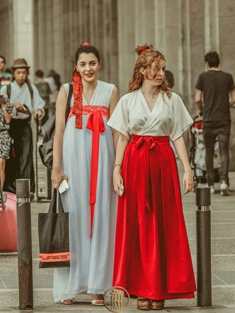 Hanfu Fashion Street Photo in Barcelona