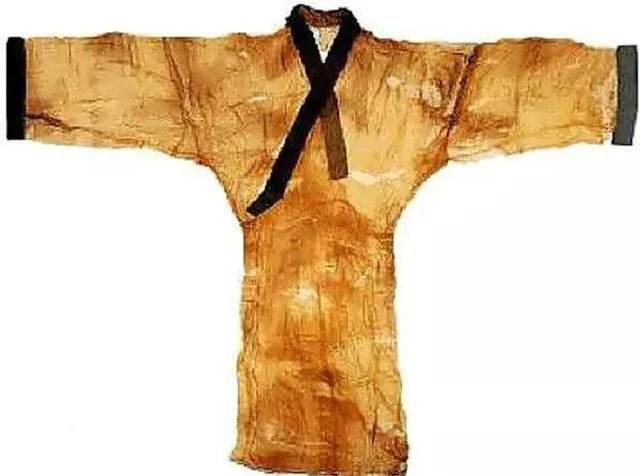Why Traditional Chinese Silk Dress Precious?