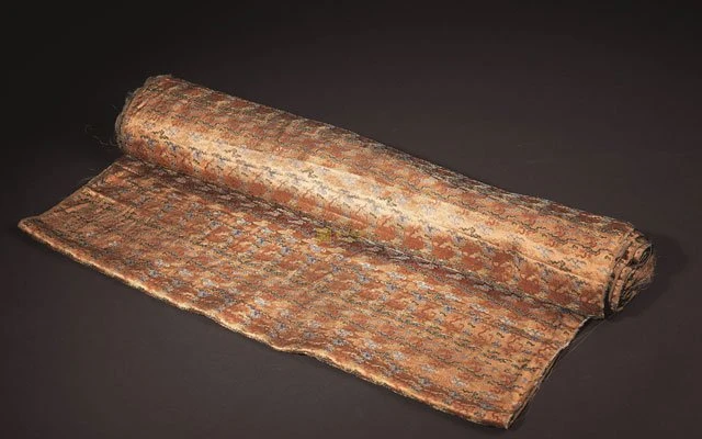 Why Traditional Chinese Silk Dress Precious?