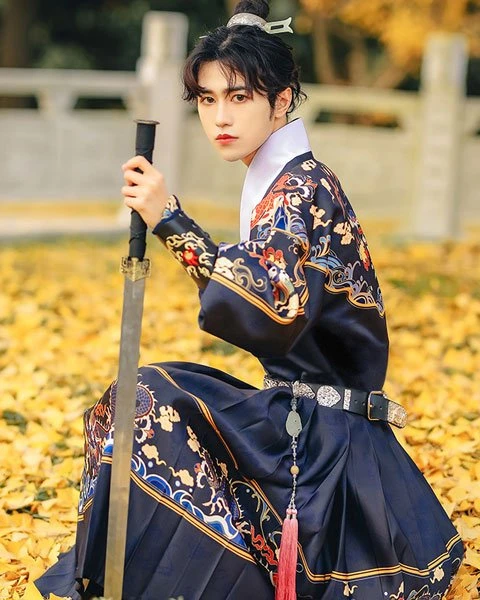 Different Kinds of Sleeves in Hanfu
