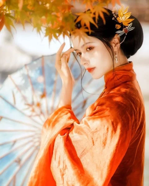 Glimpse | Hanfu Ming-style Girl