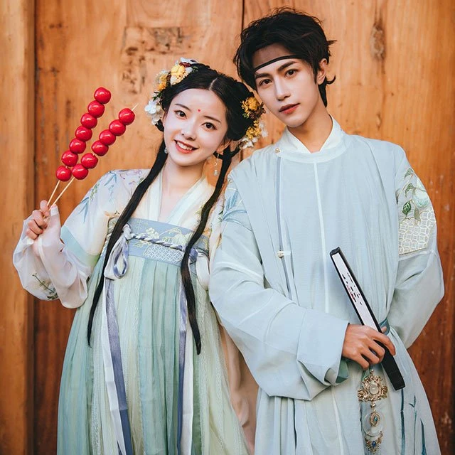 How to Choose Modern Hanfu Style for a Date?