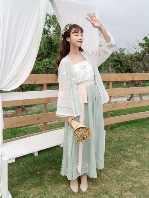 How to Choose a Suitable Hanfu - Girl's Clothes Guide
