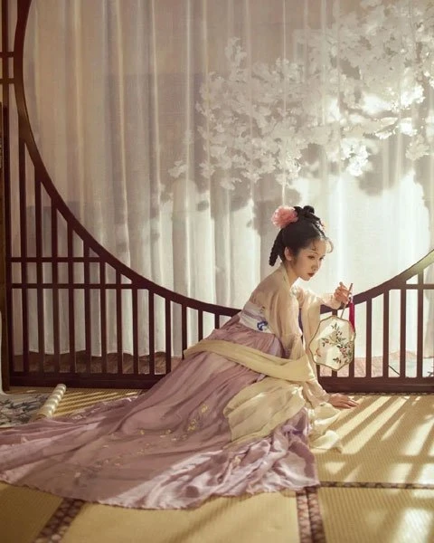 How to Take Hanfu Picture Easily at Home?