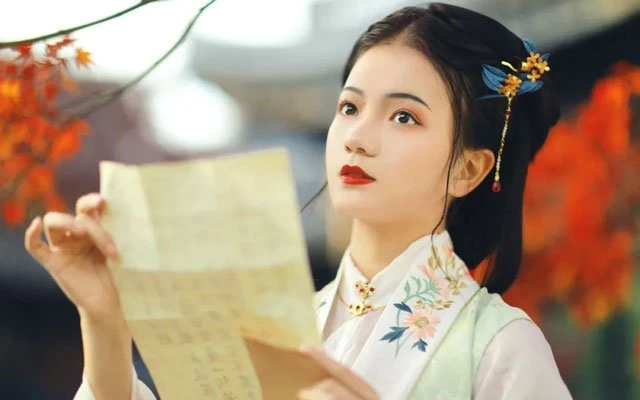 Photo | Girl & Ming Dynasty Hanfu