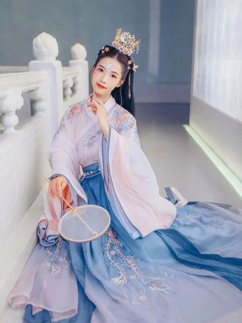 Chinese Girls Hanfu Style Suitable for Spring