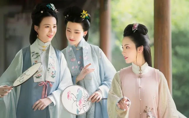 3 Exquisite Ming Dynasty Hanfu Girl
