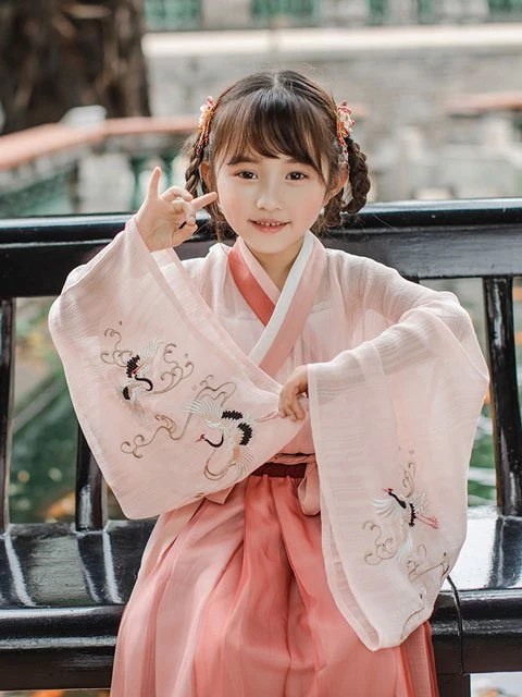 How to Choose One Genuine Chinese Costumes for Children
