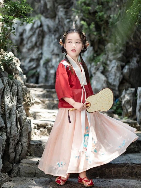 How to Choose One Genuine Chinese Costumes for Children