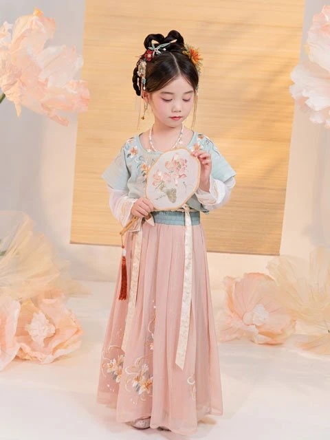 How to Choose One Genuine Chinese Costumes for Children