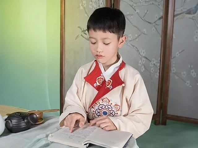 How to Choose One Genuine Chinese Costumes for Children