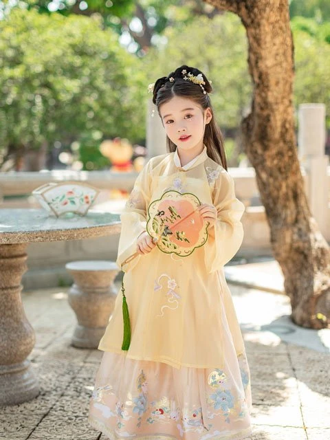 How to Choose One Genuine Chinese Costumes for Children
