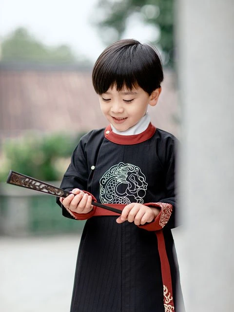 How to Choose One Genuine Chinese Costumes for Children