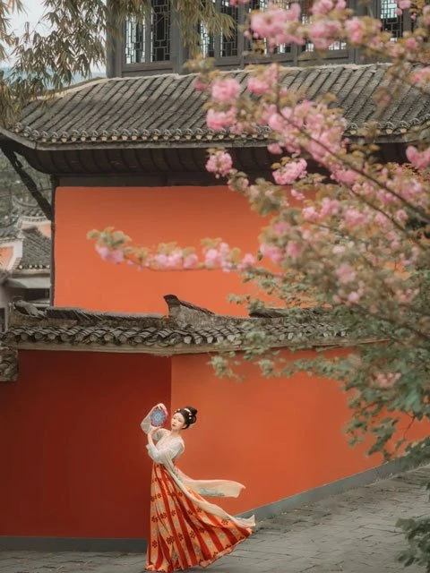 In the Spring, You Can't Miss These Hanfu Photos.